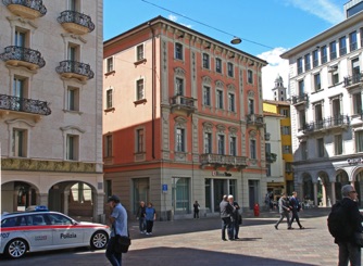 30.Am Rathausplatz